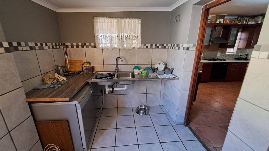 5 Bedroom Property for Sale in Amandelrug Western Cape